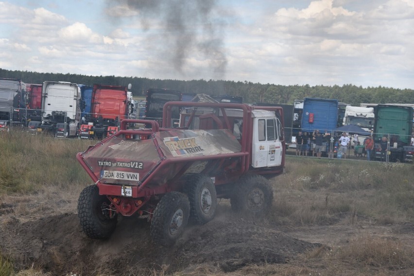 Pojazdy wojskowe i terenowe na Master Truck Show w Polskiej...