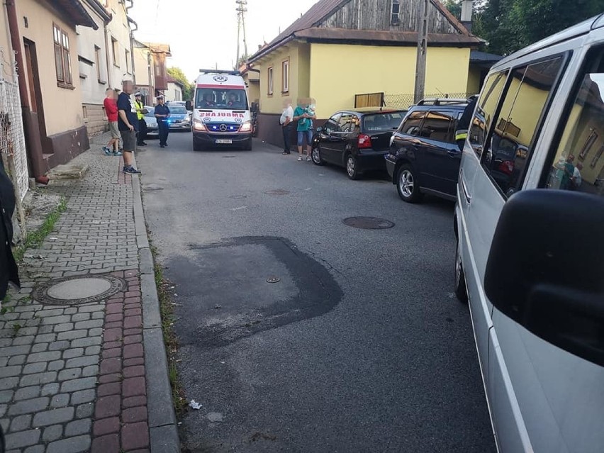 Wypadek Stary Sącz. Samochód dostawczy uderzył w budynek mieszkalny