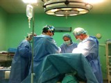 W szpitalu w Kędzierzynie-Koźlu wycięli pacjentce ogromnego guza na jajniku