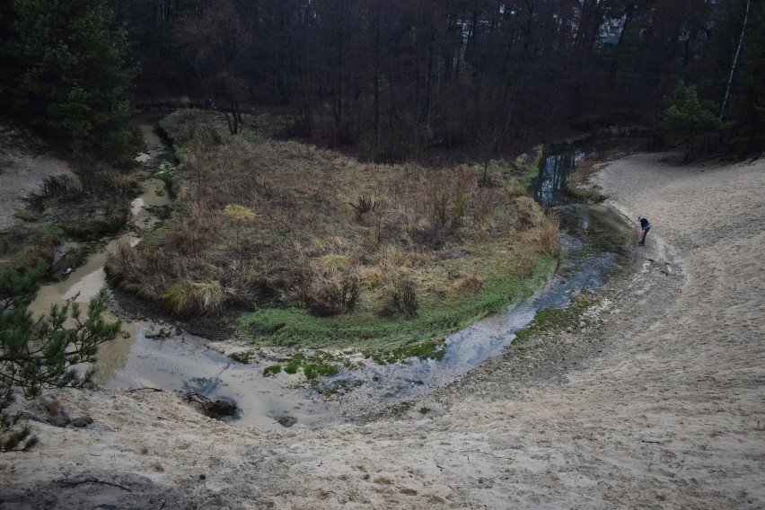 Sztoła 5 stycznia 2022 roku. Można przekroczyć rzekę jednym...