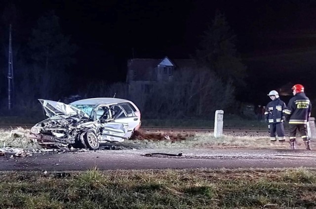 Do poważnego wypadku doszło w środę wieczorem, 23 marca w Czechowie w gminie Santok. Wybierz kolejne zdjęcie i czytaj więcej >>>