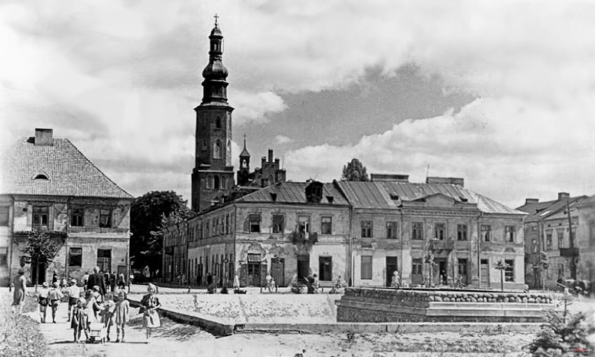 Lata 1950-1960, Radom, Rynek. Widok w kierunku ul. Rwańskiej...