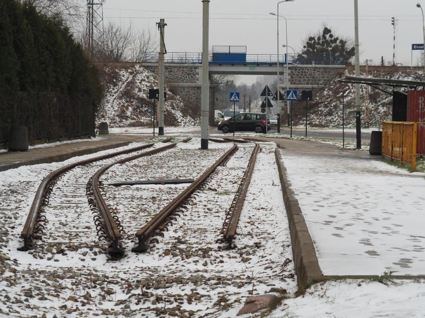 Był tramwaj, puścili autobus. Teraz i on nie może przejechać... Co się dzieje w tym mieście?