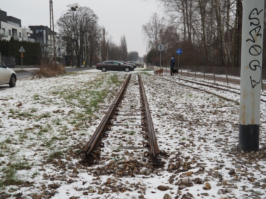 Był tramwaj, puścili autobus. Teraz i on nie może przejechać... Co się dzieje w tym mieście?