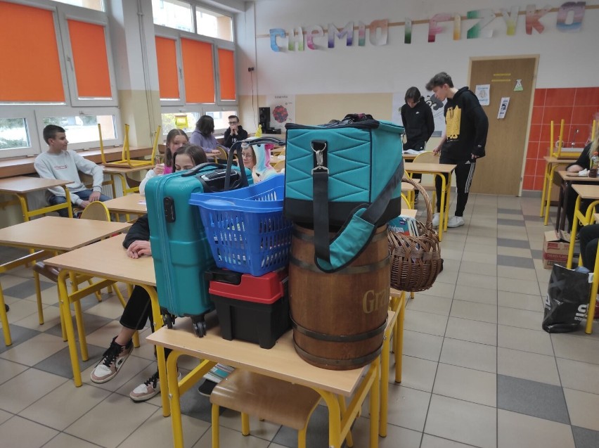 Dzień bez plecaka w Szkole Podstawowej nr 2 w Zduńskiej Woli. Taka zabawa 1 kwietnia