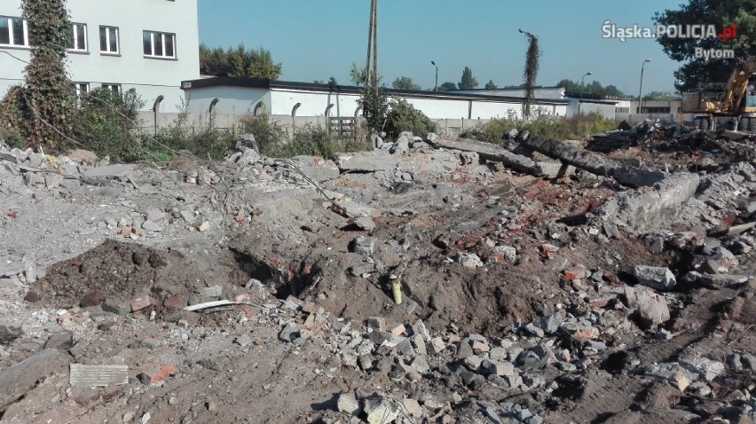 Bytom: Dzielnicowy doprowadził do rozebrania pustostanu przy Pszczyńskiej