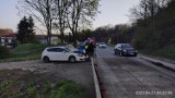 Wypadek na drodze wojewódzkiej pod Krakowem. Zderzenie samochodu osobowego z dzikiem