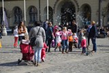 Piękna pogoda ściągnęła tłumy na wrocławski Rynek (FILM, ZDJĘCIA)