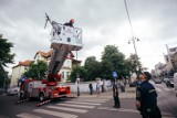 Antena spadła z dachu na ulicę na Gdańskiej! [zdjęcia z akcji strażaków]