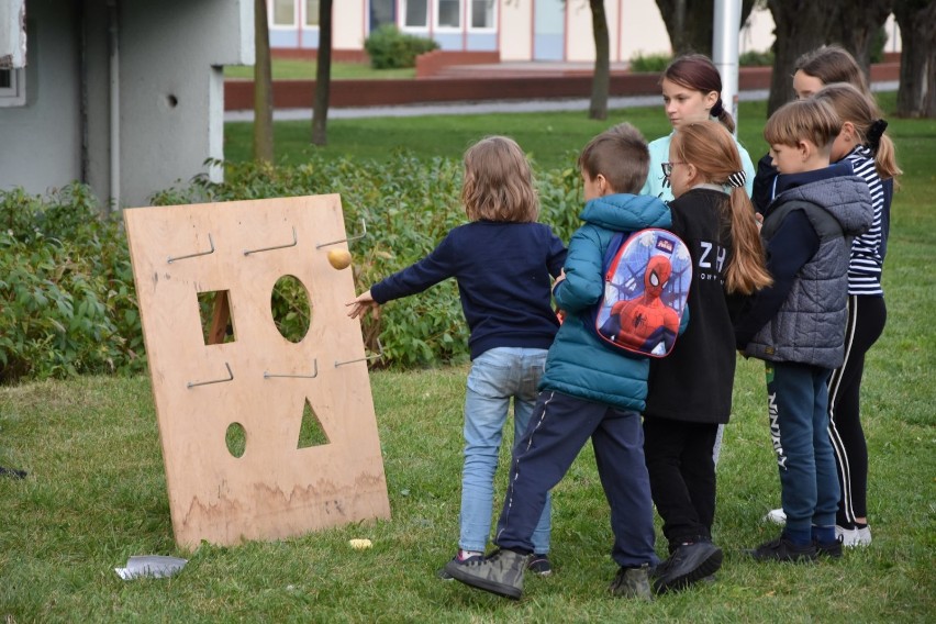 Nowy Tomyśl:  "Jesienne pieczenie pyry" z Klubem Osiedlowym Spółdzielni Mieszkaniowej