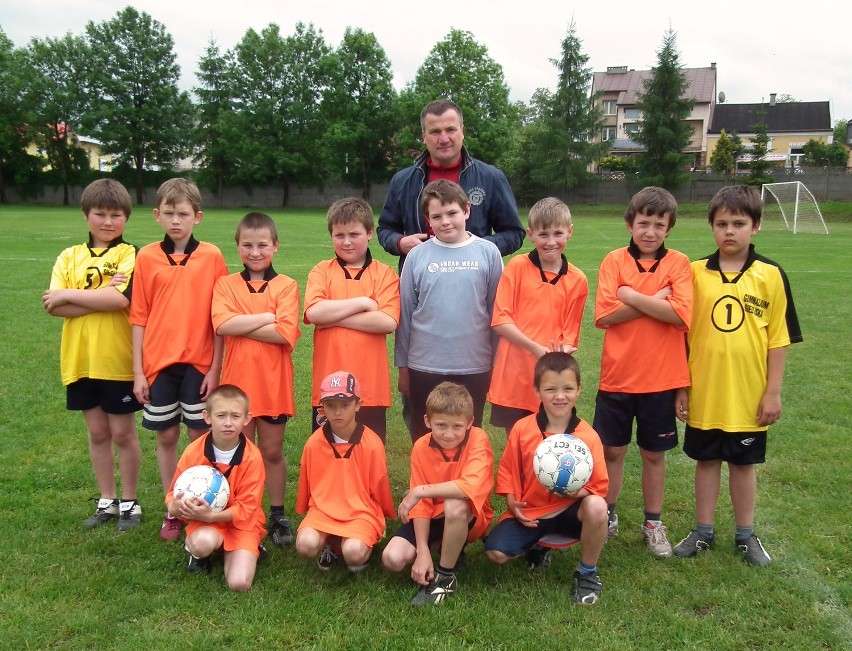 XIII Turniej Piłki Nożnej &quot;Z Podwórka na Stadion o Puchar Tymbarku&quot; - finały powiatowe