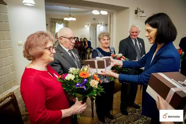 Jubilaci za długoletnie pożycie małżeńskie otrzymali medale RP