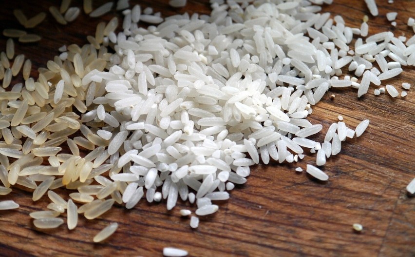 Brązowy ryż zawiera kwas fitynowy, który spowalnia...
