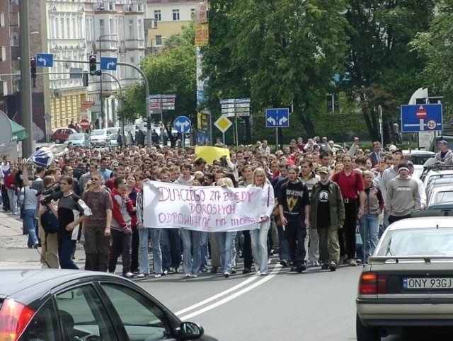 15 maja 2004 - protest przeciwko unieważnieniu matury z języka polskiego