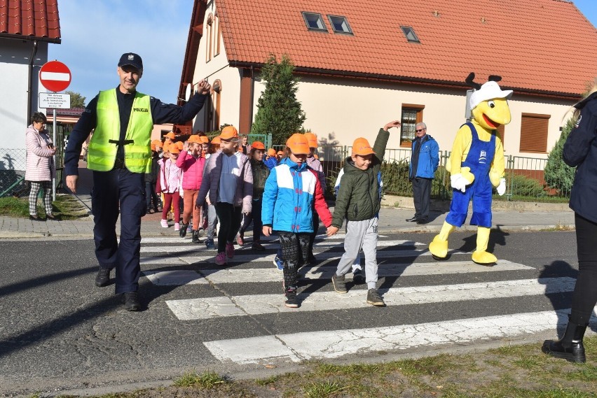 Spotkanie uczniów z Rybaków z policjantem i Mrówką w sprawie...