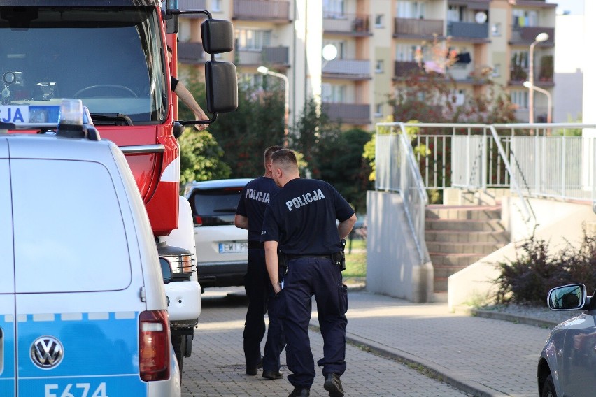Interwencja straży i policji na osiedlu Stare Sady w Wieluniu