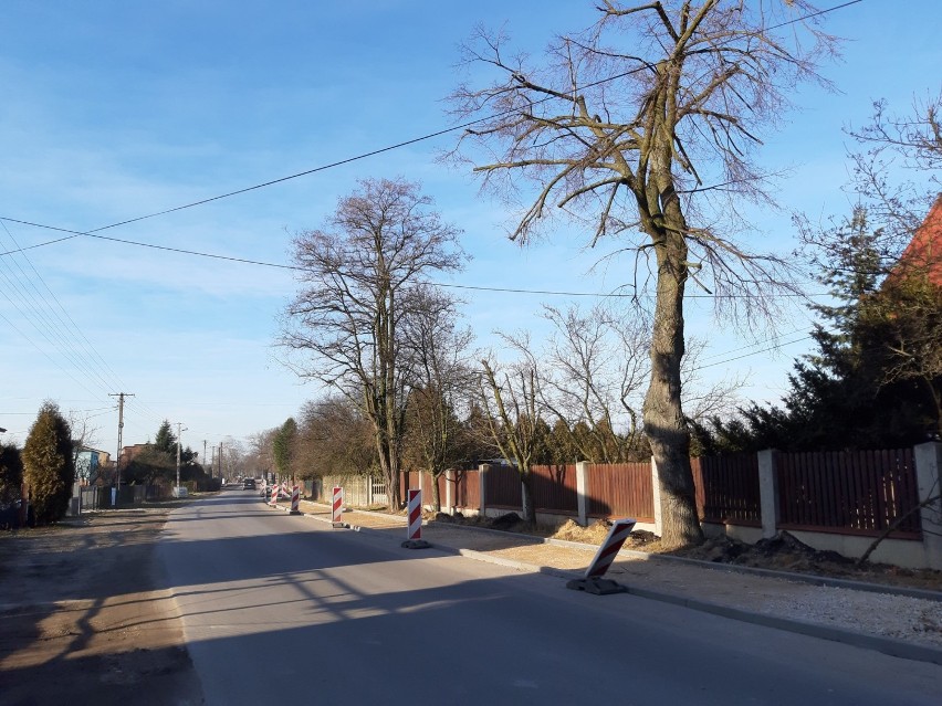 Remont na ulicy Wymysłowskiej w Radomsku. Powstaje nowy chodnik 