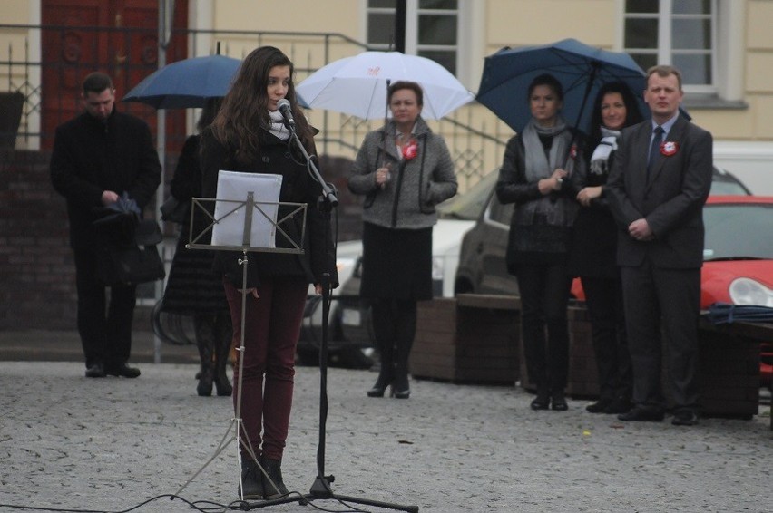 Polonez na rynku w Śremie 8.11.2013.