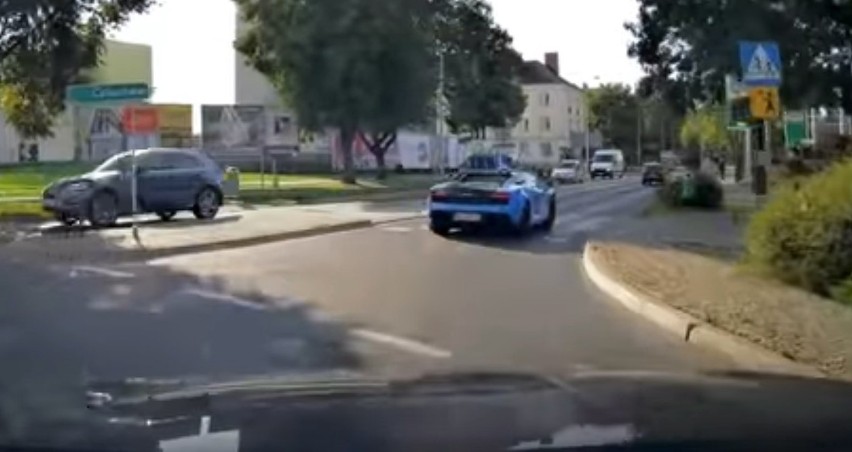 Wyjątkowym lamborghini gallardo o pojemności 5,2 litra i...