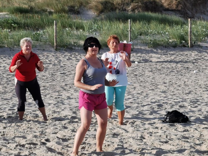 Letni Fitness na plaży w Dąbkach. Zaproszenie [ZDJĘCIA]