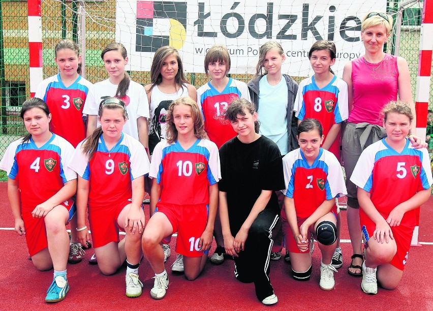 Srebrne medalistki w kategorii dziewcząt 11-13 lat: Tomaszów...