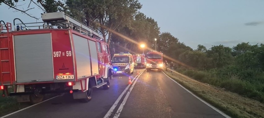 Tragiczny wypadek pod Wrocławiem. Kierowca spłonął w rozbitym samochodzie! [ZDJĘCIA]