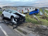 Zderzenie dwóch pojazdów na terenie gminy Pleszew. Sprawca uciekł z miejsca zdarzenia