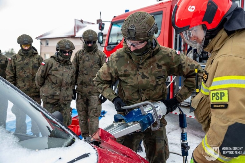 Łomżyńscy terytorialsi szkolili się pod okiem strażaków z Grajewa [zdjęcia]