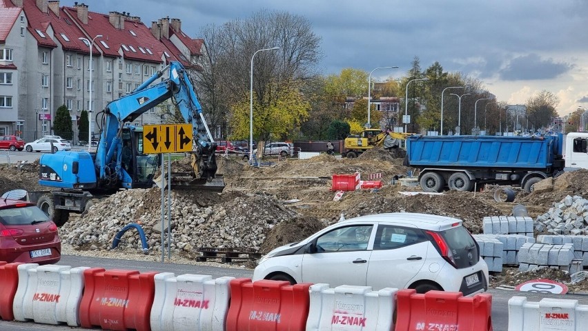 Ważna inwestycja drogowa w Kielcach nie skończy się w tym roku. Wykonawca chce też więcej pieniędzy. Zobacz zdjęcia