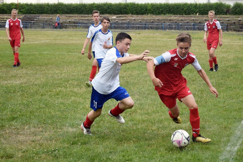 Piłka nożna: trampkarze Soccer Stars Piła pokonali w „Lidze Mistrzów” Polonię Chodzież. Zobacz zdjęcia z tego meczu