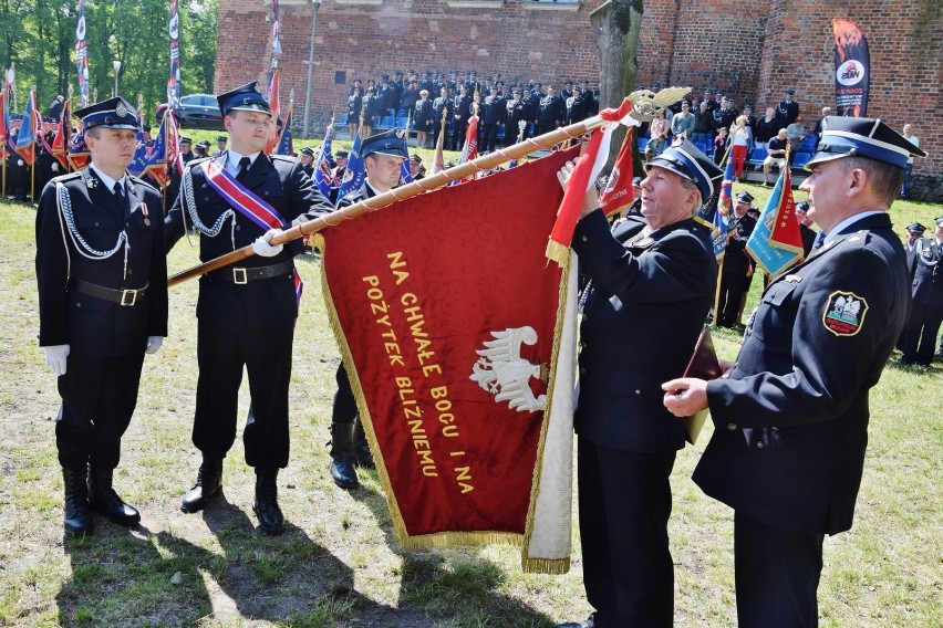 Wojewódzki Dzień Strażaka 2019. Tegoroczne święto druhów-ochotników zawitało do gminy Uniejów (zdjęcia)