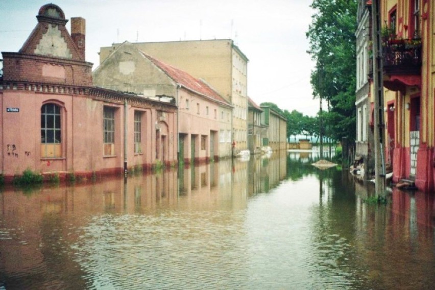 Wielka woda w Krośnie Odrzańskim. Tak wyglądała powódź w...