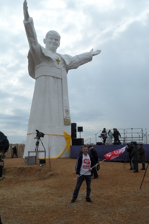 Statua papieża Jana Pawła II w częstochowskim Parku Miniatur odsłonięta [ZDJĘCIA]