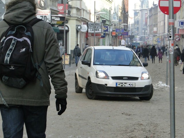 Auta lekceważące zakaz wjazdu