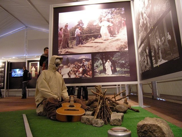 Karol Wojtyła pod namiotem na placu Chrobrego - tą wystawę warto zobaczyć