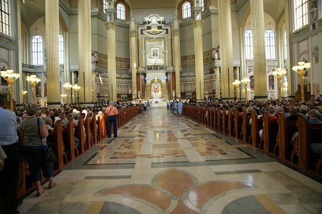 Licheń - Relikwie bł. Jana Pawła II w Sanktuarium