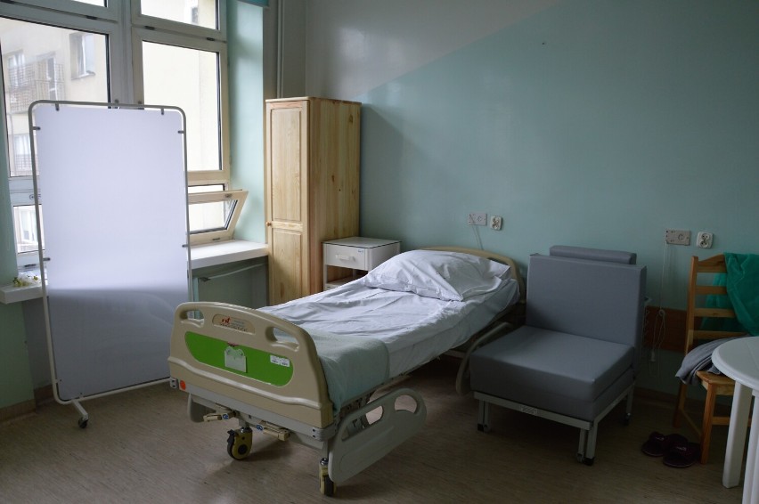 Szpital w Tomaszowie poprawia warunki dla rodzących i urządza sale dla pacjentek [ZDJĘCIA]