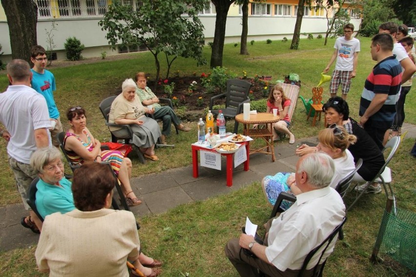 Mieszkańcy Teofilowa odnowili zaniedbany skalniak