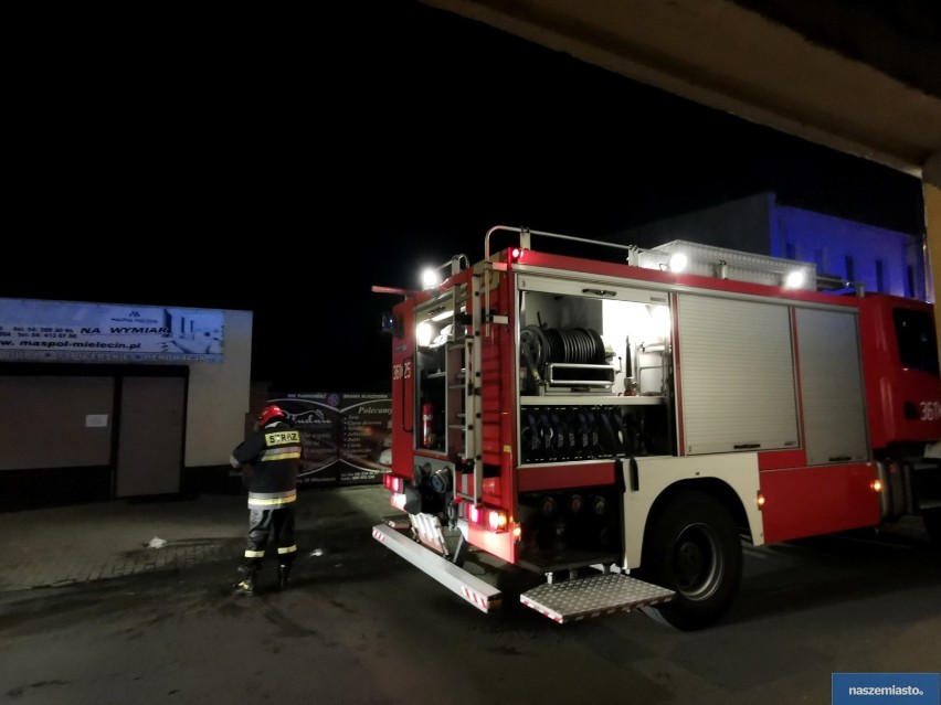 Pożar w piekarni we Włocławku. 8 osób ewakuowało się z budynku [zdjęcia]