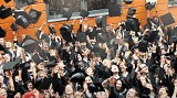 Uczelnie wyższe muszą śledzić losy swoich absolwentów