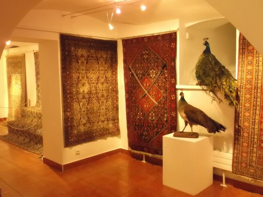 Wystawa kobierców w Muzeum Okręgowym w Pile