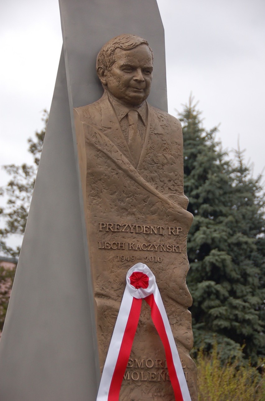 Odsłonięcie Memoriału Smoleńskiego w Dębicy