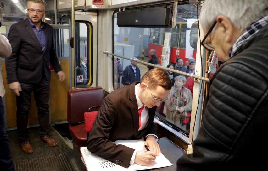 Promocja książki Dawida Schoenwalda "Dawne tramwaje...