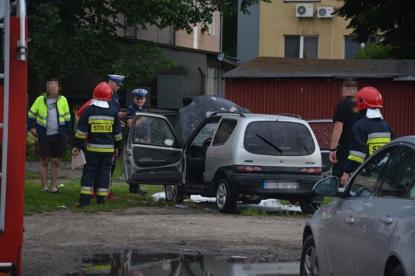 Pożar samochodu przy ul. Kościuszki w Sępólnie Krajeńskim