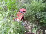 Wypadek w Korbielowie. Pijany wypadł z drogi fiatem 126p. do koryta strumienia