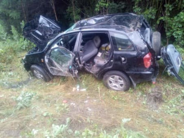 Na drodze między Ręcznem a Łękami Szlacheckimi doszło do wypadku toyoty rav4 - kierowca trafił do szpitala w Radomsku