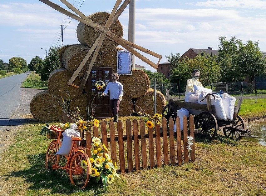 Wyjątkowe dożynkowe witacze w gminie Stawiszyn. ZDJĘCIA