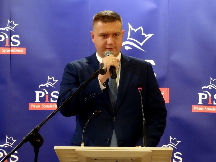 Ofcjalna prezentacja kandydatów PiS do Sejmu i Senatu w...