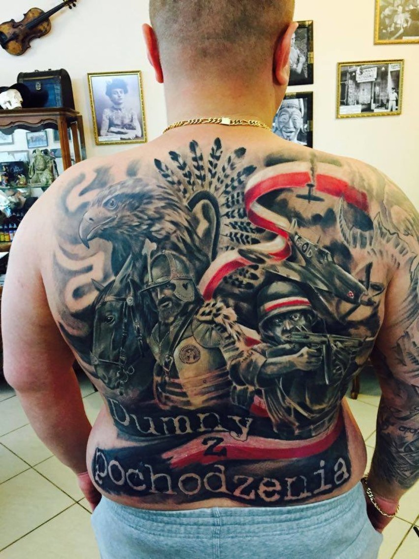 Patriotyczne tatuaże - oni naprawdę kochają Polskę! [GALERIA]