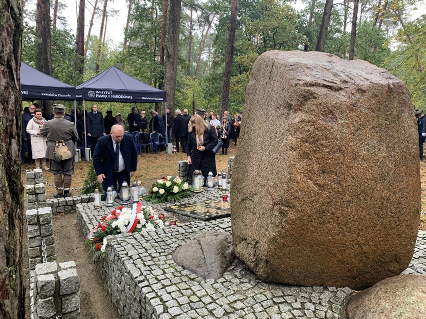 "Zapal Znicz Pamięci" - kampania upamiętniająca ofiary hitlerowskiej napaści na Polskę [video]